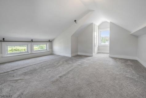 1154 Stasia Street Teaneck NJ 07666