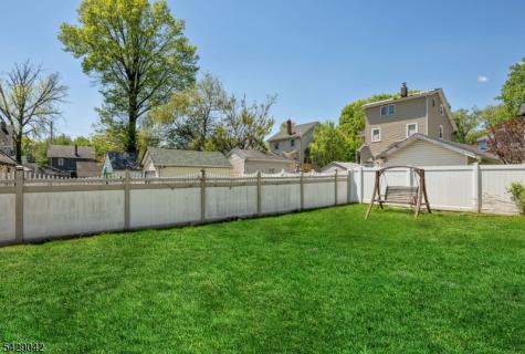 1154 Stasia Street Teaneck NJ 07666