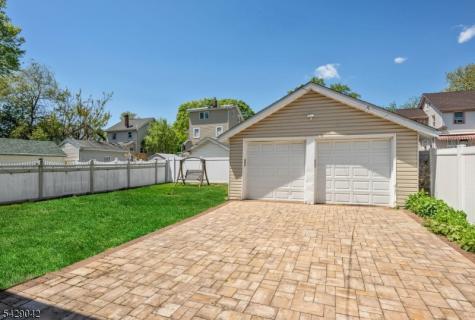 1154 Stasia Street Teaneck NJ 07666