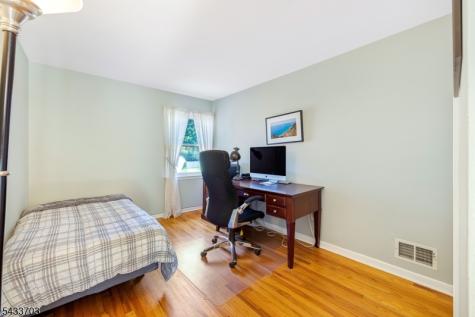 23 Slingerland Avenue Pequannock NJ 07440