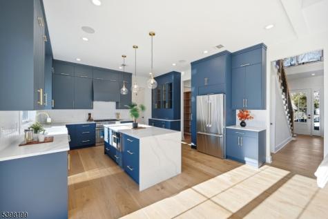 42 Charles Street Livingston NJ 07039