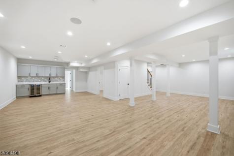 42 Charles Street Livingston NJ 07039