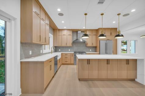 42 Charles Street Livingston NJ 07039