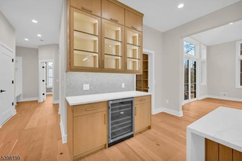42 Charles Street Livingston NJ 07039