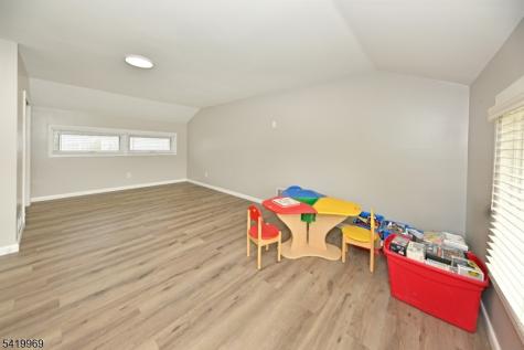 217 Sweetbriar Place Paramus NJ 07652