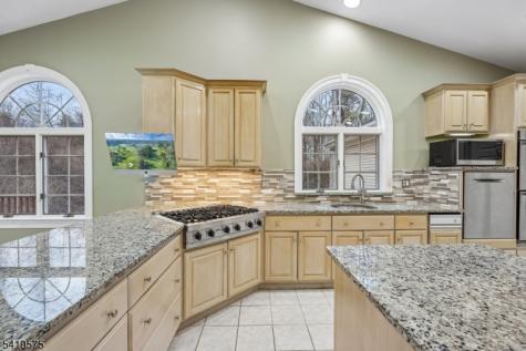 9 Nuthatch Court Allamuchy NJ 07840