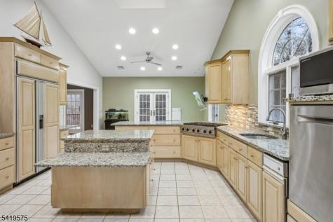 9 Nuthatch Court Allamuchy NJ 07840
