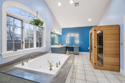 9 Nuthatch Court Allamuchy NJ 07840