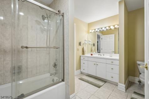 9 Nuthatch Court Allamuchy NJ 07840