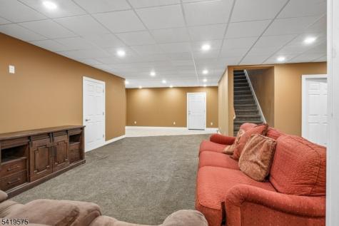9 Nuthatch Court Allamuchy NJ 07840
