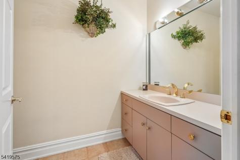 9 Nuthatch Court Allamuchy NJ 07840