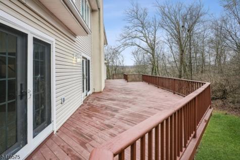 9 Nuthatch Court Allamuchy NJ 07840