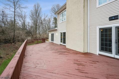 9 Nuthatch Court Allamuchy NJ 07840