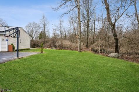 9 Nuthatch Court Allamuchy NJ 07840