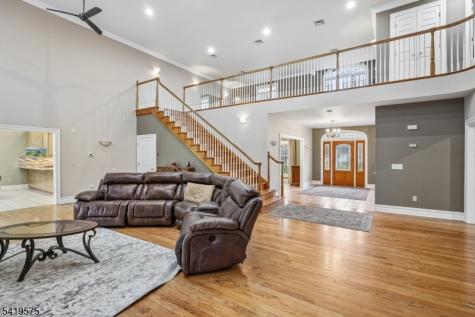 9 Nuthatch Court Allamuchy NJ 07840