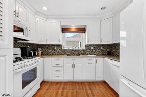 21 5TH Avenue Linden NJ 07036