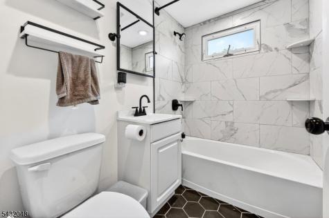 21 5TH Avenue Linden NJ 07036