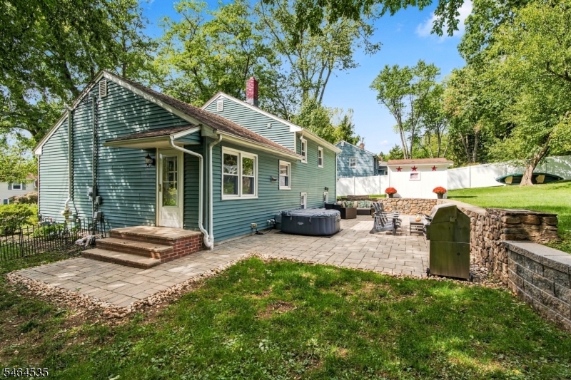 57 Lakeview Avenue Clinton NJ 08809