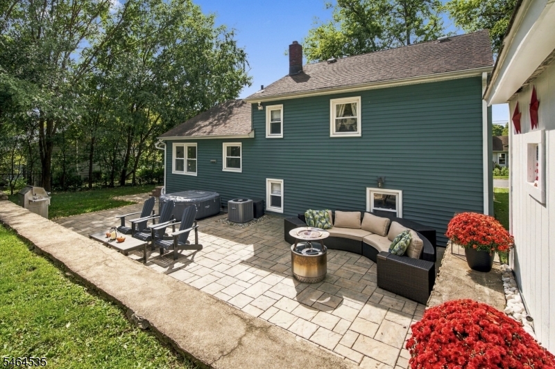 57 Lakeview Avenue Clinton NJ 08809