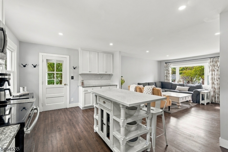57 Lakeview Avenue Clinton NJ 08809