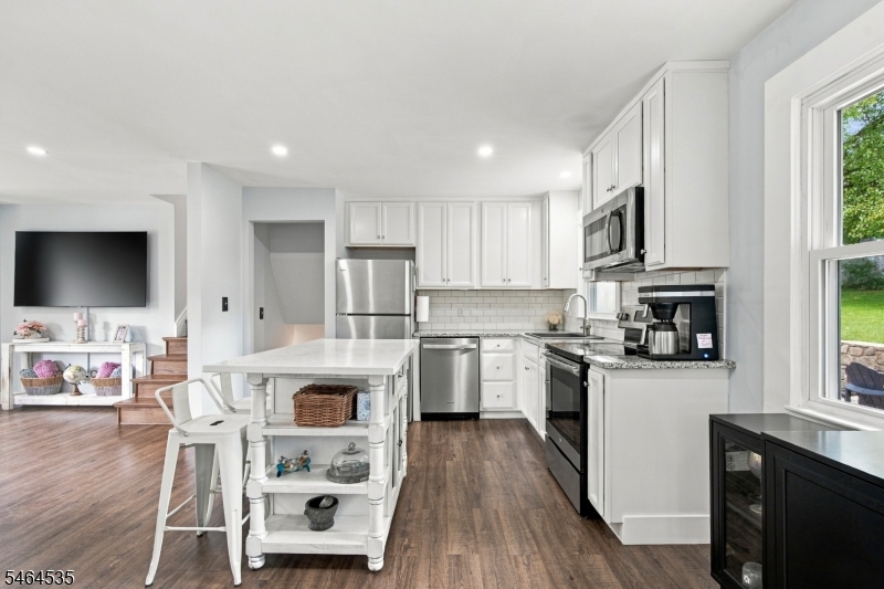 57 Lakeview Avenue Clinton NJ 08809