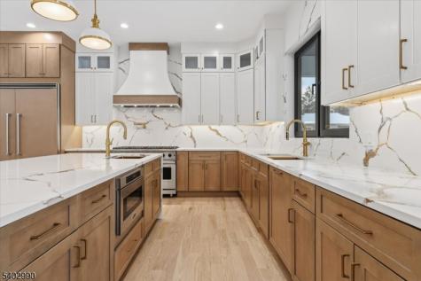 83 Falcon Road Livingston NJ 07039