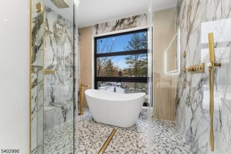 83 Falcon Road Livingston NJ 07039