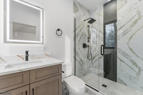 83 Falcon Road Livingston NJ 07039