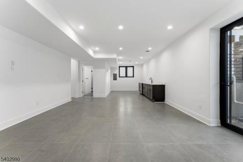 83 Falcon Road Livingston NJ 07039