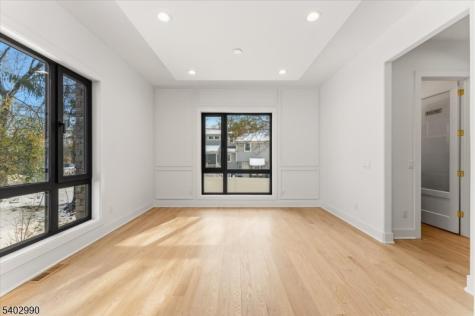 83 Falcon Road Livingston NJ 07039