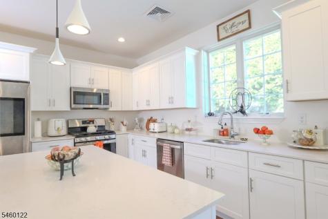 25 Ferromonte Avenue Roxbury NJ 07847