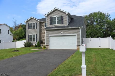 25 Ferromonte Avenue Roxbury NJ 07847