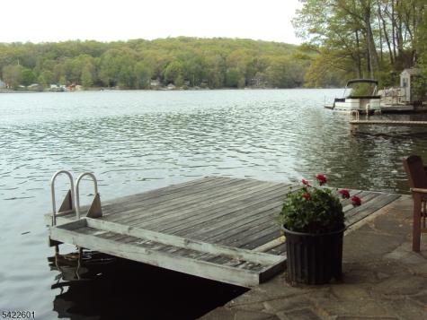1193 Lakeside Drive E Vernon NJ 07422