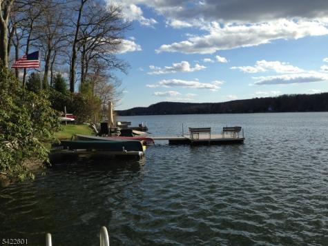 1193 Lakeside Drive E Vernon NJ 07422