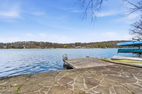 1193 Lakeside Drive E Vernon NJ 07422