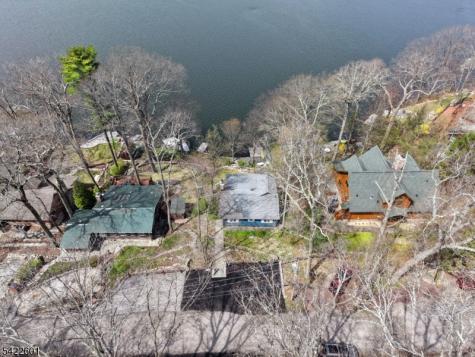1193 Lakeside Drive E Vernon NJ 07422