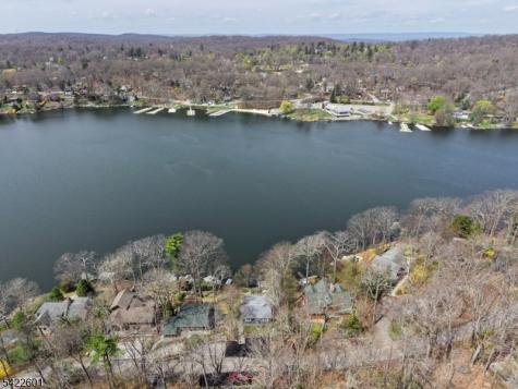 1193 Lakeside Drive E Vernon NJ 07422