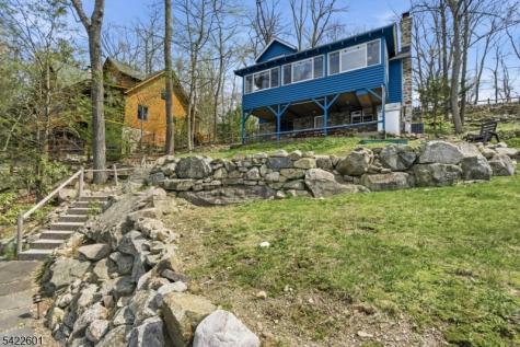 1193 Lakeside Drive E Vernon NJ 07422