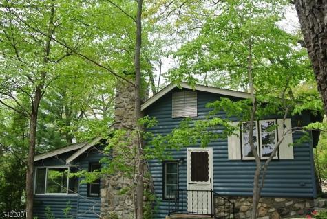 1193 Lakeside Drive E Vernon NJ 07422
