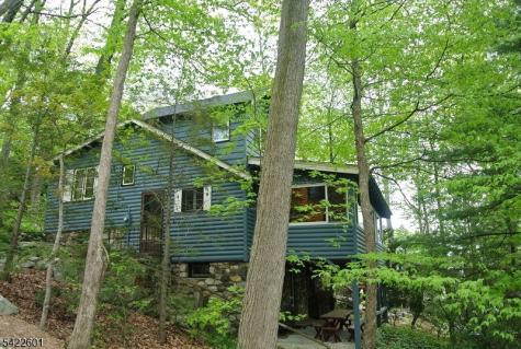 1193 Lakeside Drive E Vernon NJ 07422