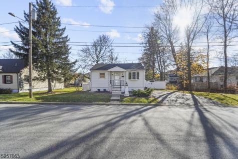 31 Oak Street Bloomingdale NJ 07403
