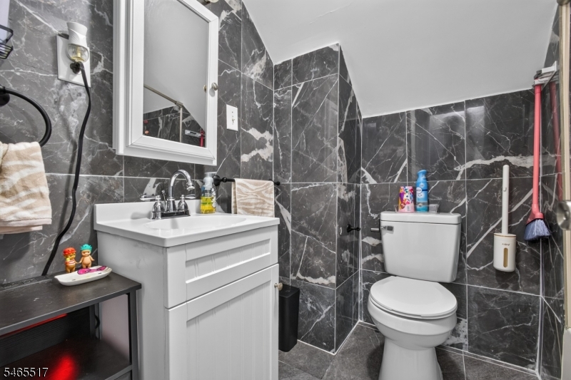 1611 86TH Street North Bergen NJ 07047