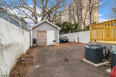 113 Sanford Street East Orange NJ 07018