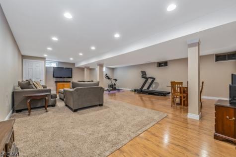 34 Molasses Hill Road Clinton NJ 08833