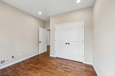 8 Chamberlain Lane Mount Olive NJ 07828