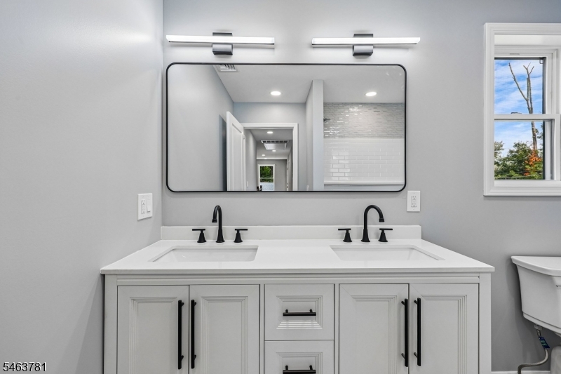 8 Chamberlain Lane Mount Olive NJ 07828