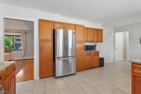 16 Cutter Avenue Edison NJ 08820