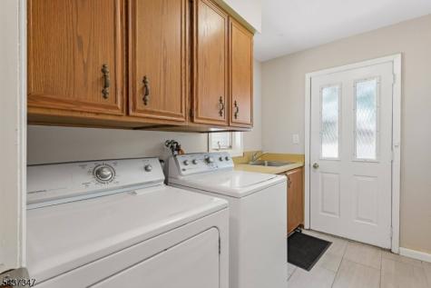 16 Cutter Avenue Edison NJ 08820