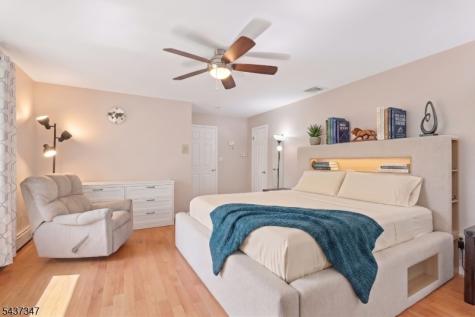 16 Cutter Avenue Edison NJ 08820