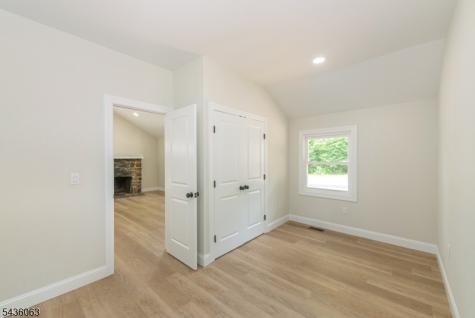 8 Shawondasee Road Vernon NJ 07422